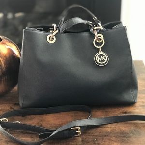 Michael Kors handbag. Cynthia satchel.